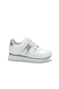 Дамски спортни обувки от естествен лак CLK-9736