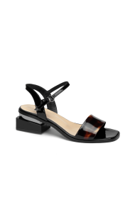 Дамски сандали от естествен лак KM-100-431